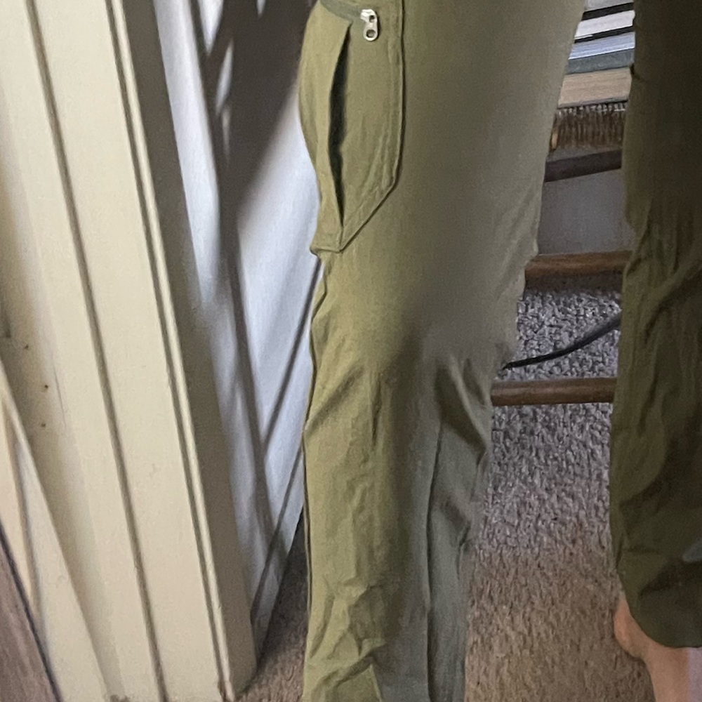 Women’s Patagonia Tribune Green Hiking Pants - Picture 10 of 12